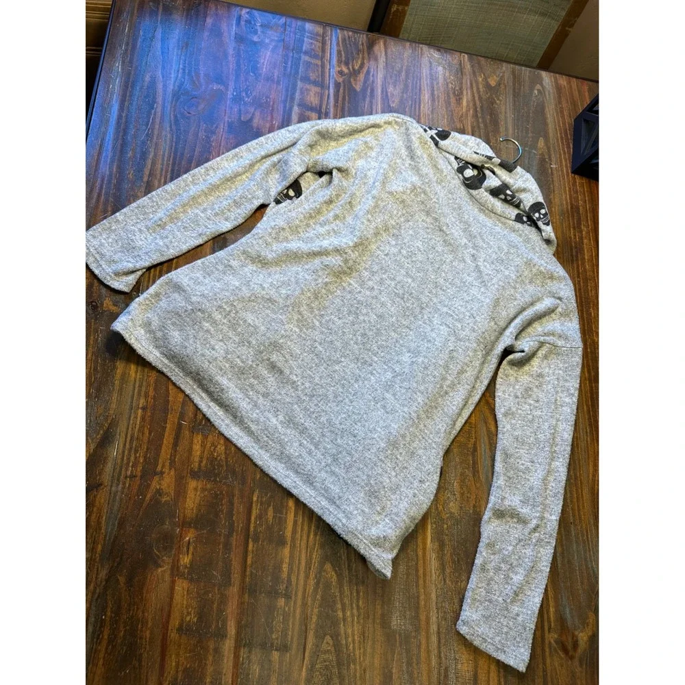 CASALEE Grey Skull Print Cardigan Open Front Long Sleeve Sweater Woman's‎ Medium